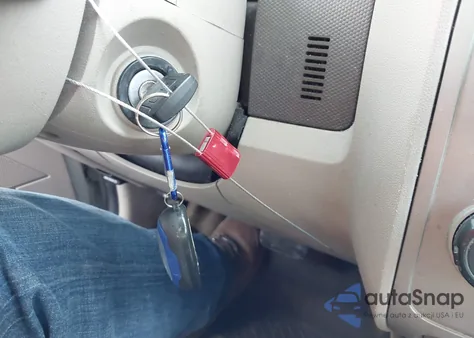 2009 Ford Escape Xlt from USA, damaged, VIN 1FMCU93779KB56077